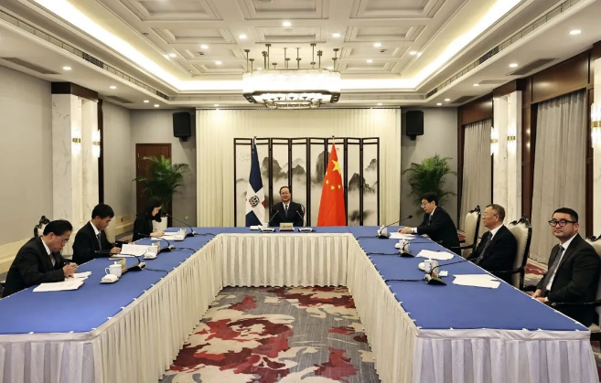 YABO鸭脖环境“助力”多米尼加清运垃圾，毛伟明省长出席线上交接仪式